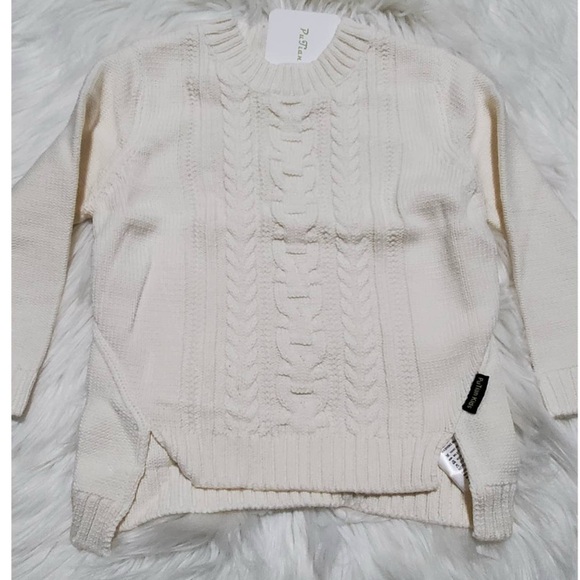 GIRLS SWEATER & SHIRT DUO BUNDLE - Star shirt and cream knitted sweater-size4-5 - Picture 2 of 4